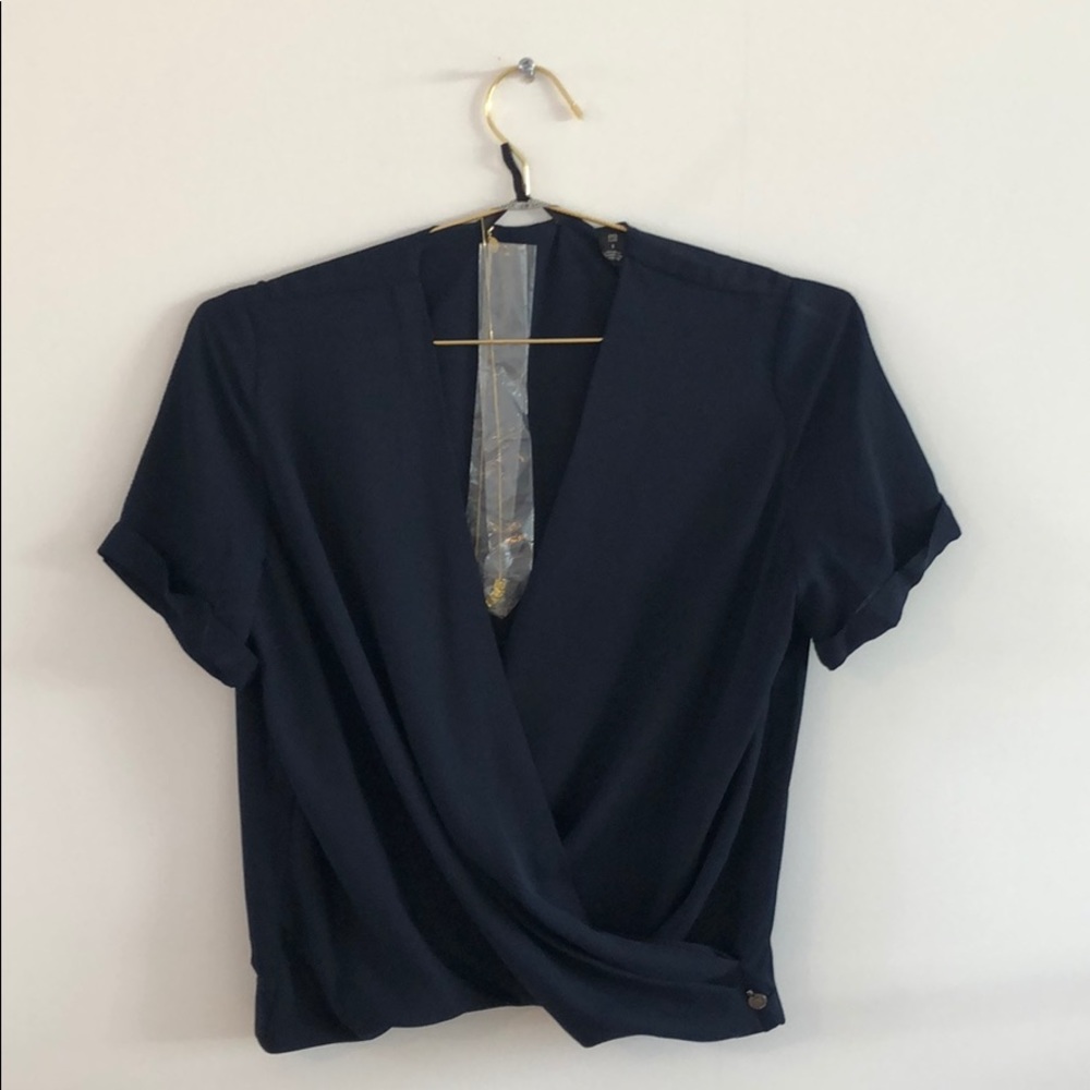Brand new scotch and soda wrap top.